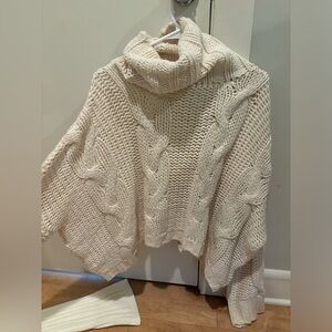 Super cute aerie oversized sweater!